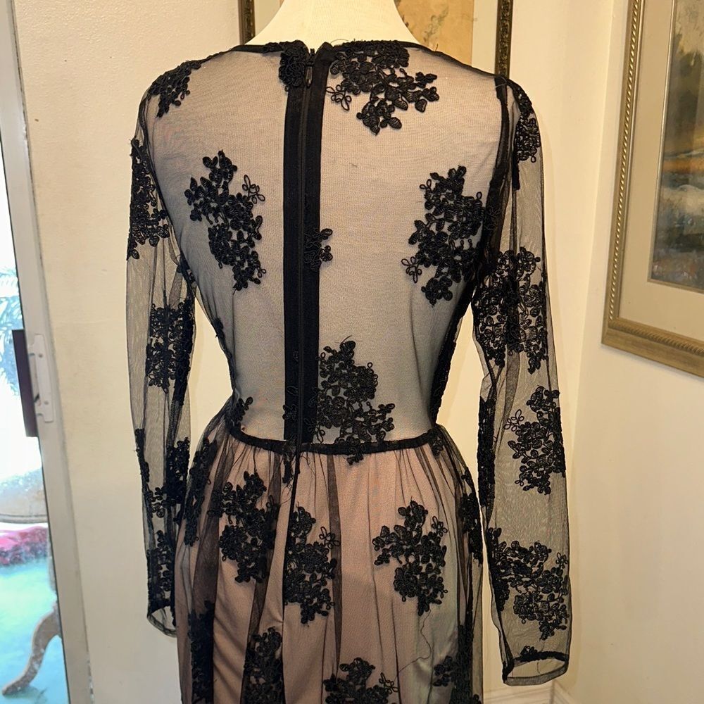 Soie’blu Black Lace Overlay Dress w/ Sheer Sleeves Size Large - Picture 14 of 16